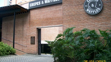 Crepes and waffles horario medellin
